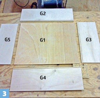 Dobbeltseng med opbevaring: Læg sidestykkerne op Dobbeltseng med opbevaring: Læg sidestykkerne op